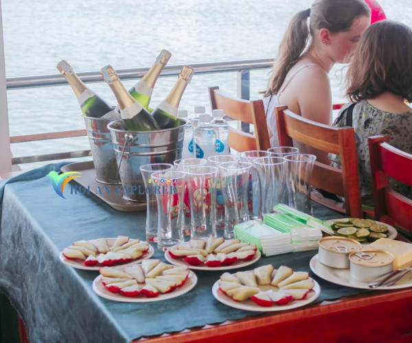 Birthday Or Anniversary On A Danang Cruise