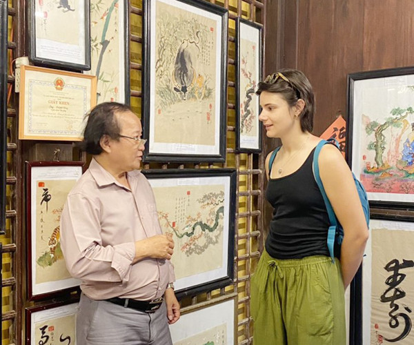 Hoi An Calligraphy Learning Class Vietnam