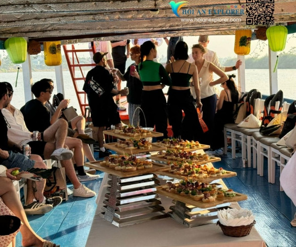 Hoi An Wooden Boat Lunch Cruise – Discover The Tranquil Hoai River