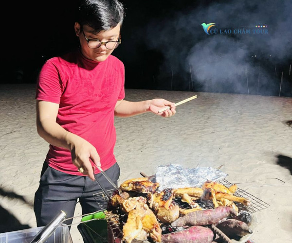 Trai Nghiem Buoi Toi Tiec Nuong Bbq Hai San Tren Bai Bien Cu Lao Cham B